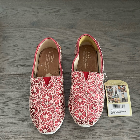 Toms Classic Pink Glitter Slip-on in Size Y5 - Picture 2 of 5